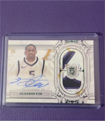 2023-24 Topps Royalty De’Aaron Fox Regalia Relic Signatures /25 Game Auto Patch — front