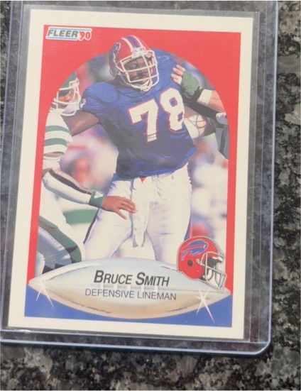 1990 Fleer #121 Bruce Smith — front