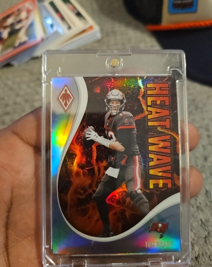 2021 Panini Phoenix #1 Tom Brady Heat Wave — front