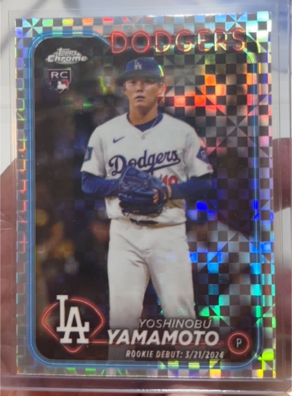 2024 Topps Chrome Update #USC108 Yoshinobu Yamamoto — front