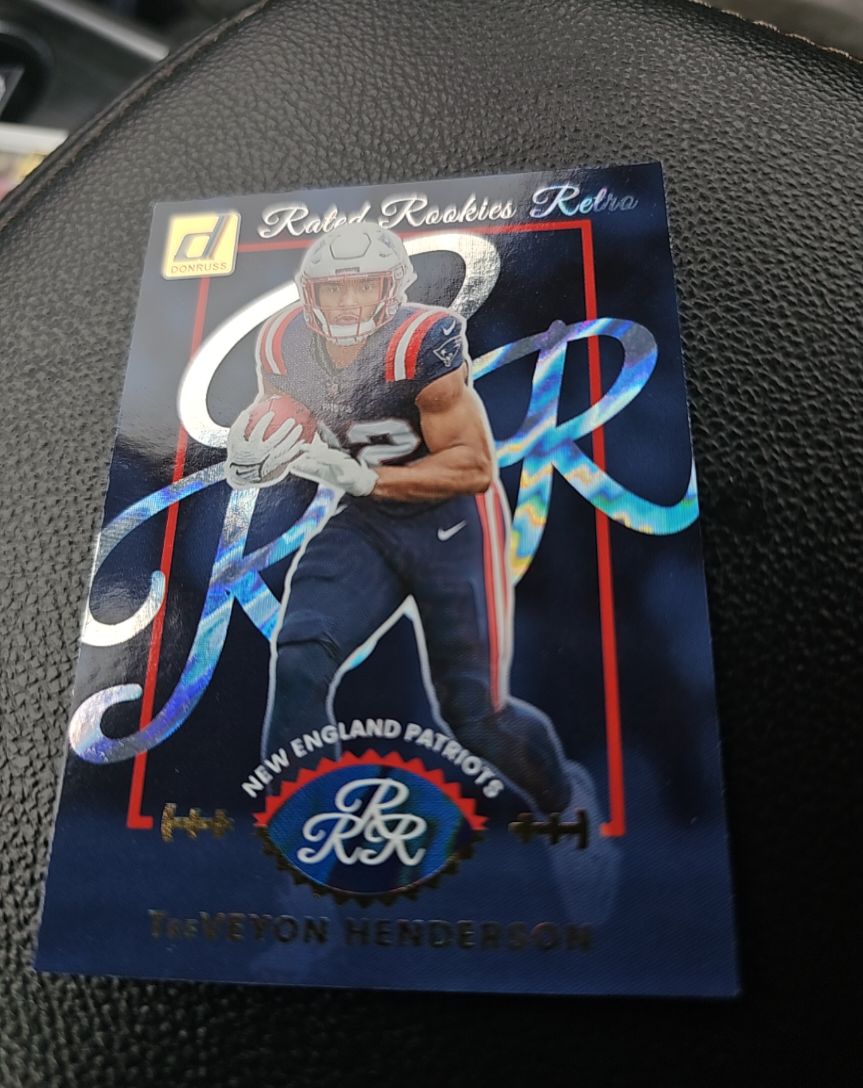 2025 Panini Donruss #20 TreVeyon Henderson Rated Rookies Retro Patriots — front