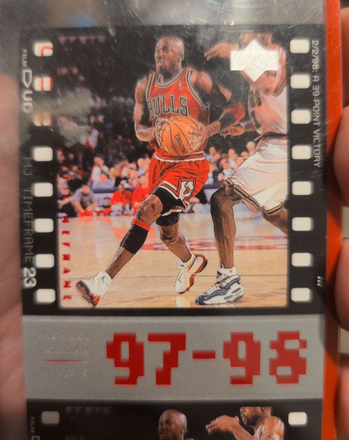 1998 Upper Deck Michael Jordan Living Legend #114 — front