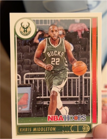 2021-22 Panini NBA Hoops #83 Khris Middleton — front
