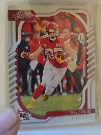 2022 Panini Absolute Football #37 Travis Kelce — front
