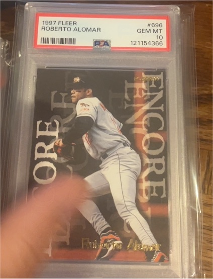 1997 Fleer #696 Roberto Alomar — front