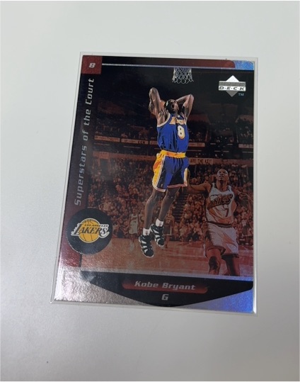 1998 Upper Deck Ovation Superstars of the Court #C8 Kobe Bryant — front