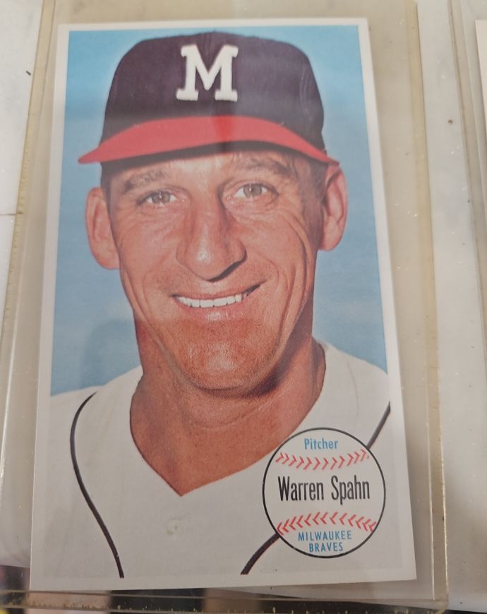 1964 Topps Giants #31 Warren Spahn — front