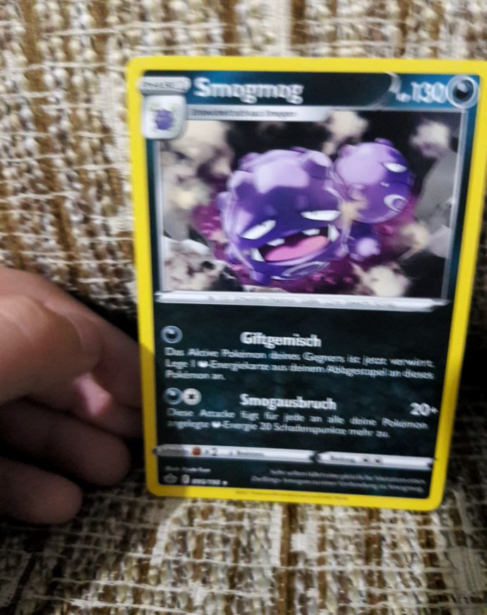 2021 Pokémon Chilling Reign #95 Smogmog — front