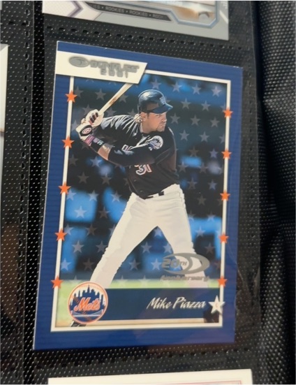 2001 Donruss #16 Mike Piazza — front