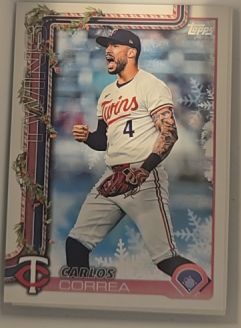 2025 Topps Holiday #H175 Carlos Correa — front