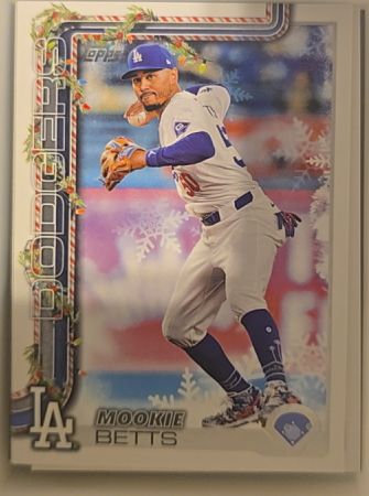2025 Topps Holiday #H52 Mookie Betts — front