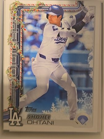 2025 Topps Holiday #H200 Shohei Ohtani — front