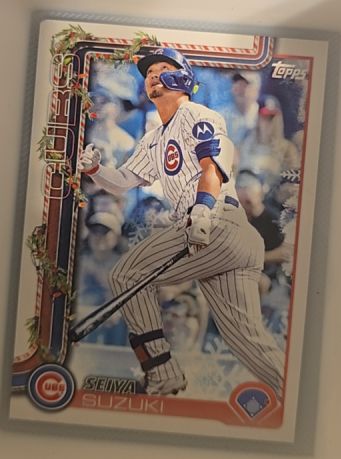 2025 Topps Holiday #H169 Seiya Suzuki — front