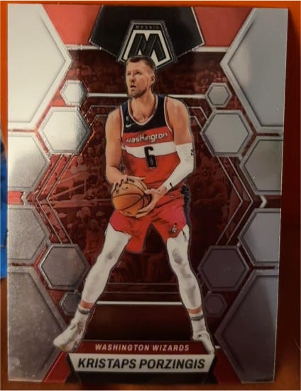2022-23 Panini Mosaic #155 Kristaps Porzingis — front