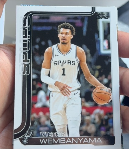 2025-26 Topps Basketball #195 Victor Wembanyama — front