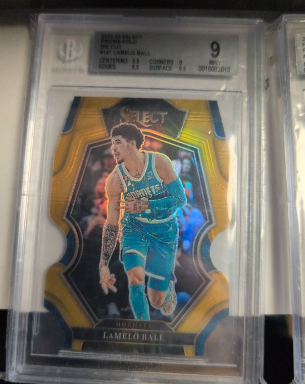 2022-23 Panini Select Premier Level Die-Cut #141 LaMelo Ball — front