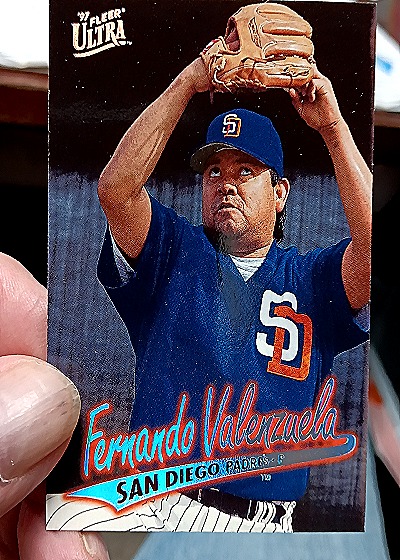 1997 Fleer Ultra #288 Fernando Valenzuela — front