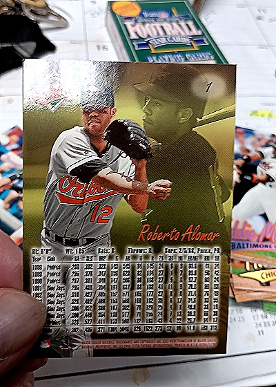 1997 Fleer Ultra #1 Roberto Alomar — back