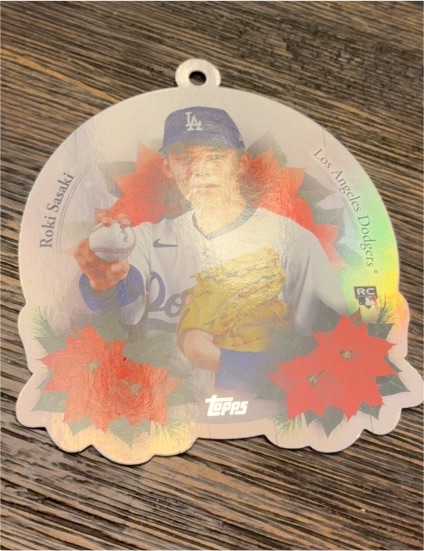 2025 Topps Holiday #OO-1 Roki Sasaki — front