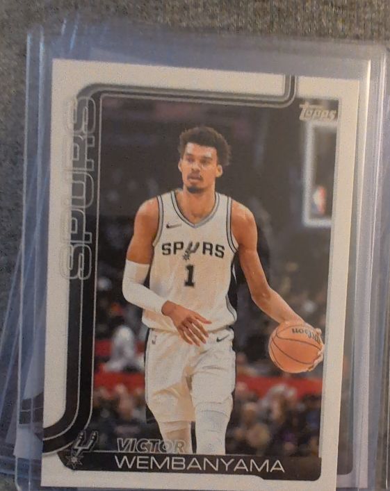 2025-26 Topps Basketball #195 Victor Wembanyama — front