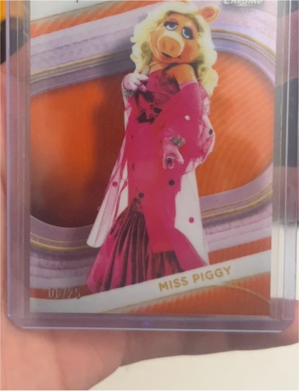 2025 Topps Chrome Disney #123 Miss Piggy — front
