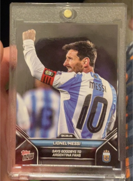 2025 Topps Now #002 Lionel Messi Says Goodbye To Argentina Fans — front