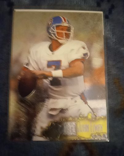 1996 Fleer Metal #35 John Elway — front