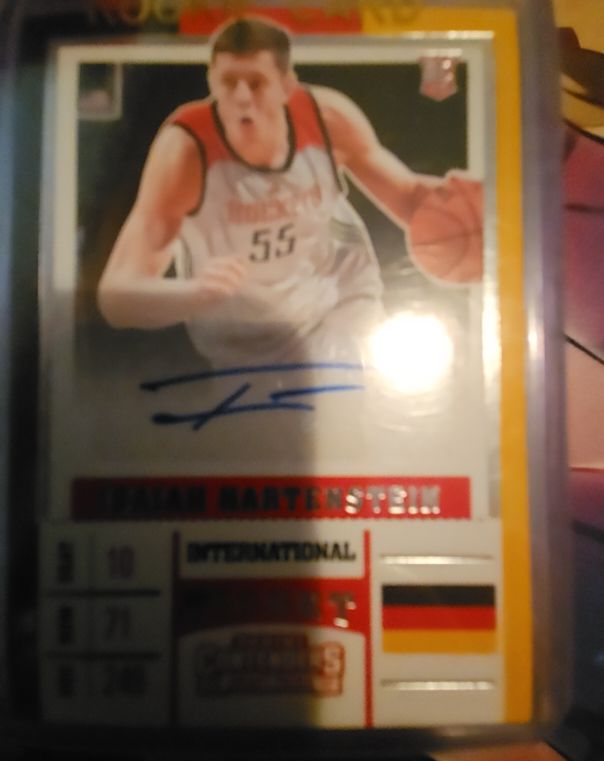2017 Panini Contenders Draft Picks International Ticket #114 Isaiah Hartenstein — front