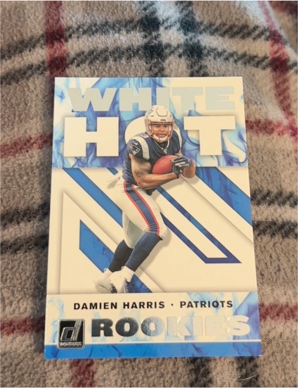2019 Donruss White Hot Rookies #WHR-5 Damien Harris — front