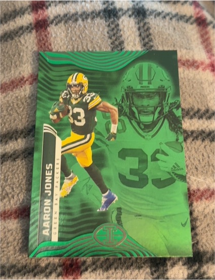 2022 Panini Illusions #34 Aaron Jones — front