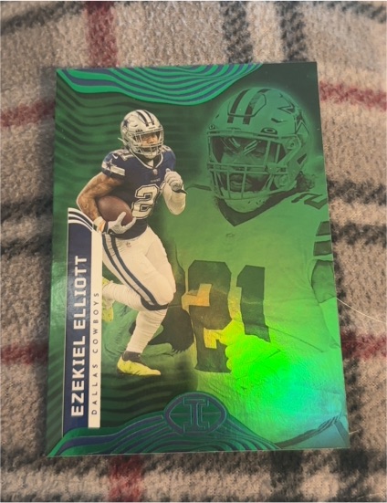 2022 Panini Illusions #25 Ezekiel Elliott — front