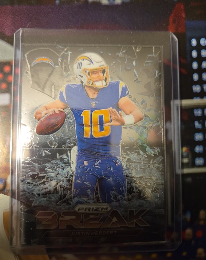 2021 Panini Prizm #PB-1 Justin Herbert Prizm Break — front