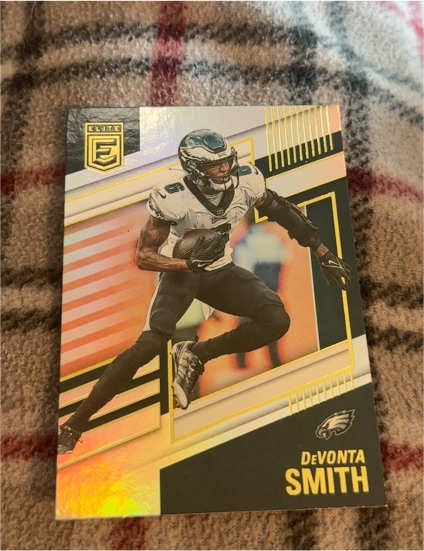 2022 Panini Donruss Elite #10 DeVonta Smith — front