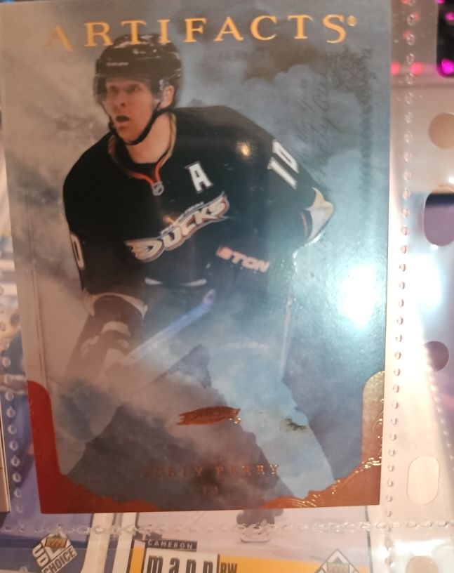 2010-11 Upper Deck Artifacts #10 Corey Perry — front