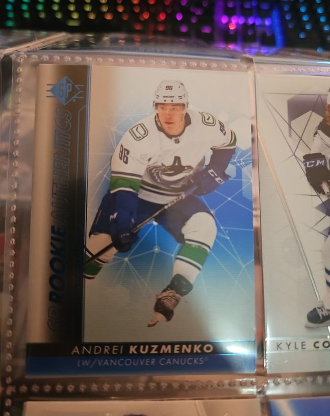 2022-23 Upper Deck SP Rookie Authentics Blue #109 Andrei Kuzmenko — front