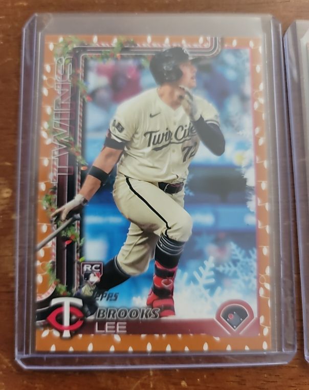 2025 Topps Holiday #H13 Brooks Lee — front