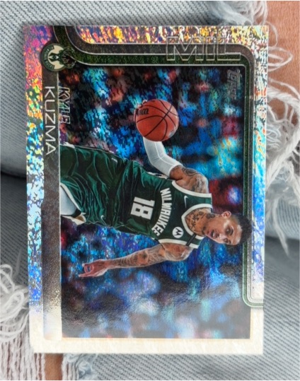 2022 Topps Kyle Kuzma #18 Milwaukee Bucks — front