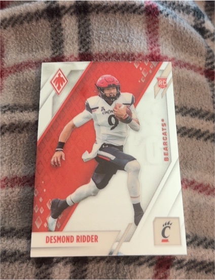 2022 Panini Chronicles Draft Picks Phoenix #29 Desmond Ridder — front