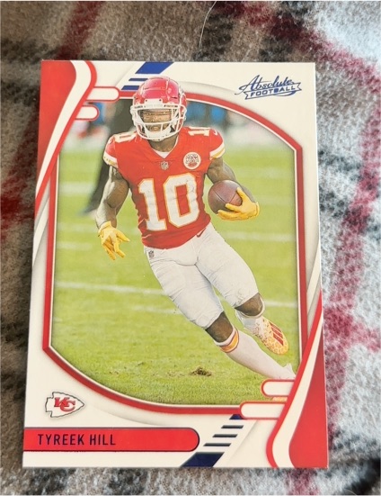2021 Panini Absolute #2 Tyreek Hill — front