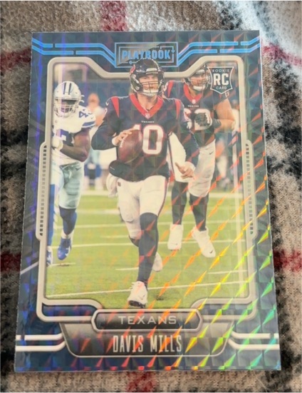 2021 Panini Playbook #123 Davis Mills — front