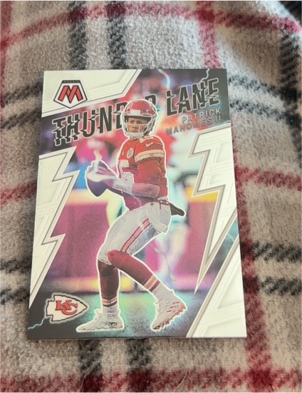 2022 Panini Mosaic Thunder Lane #TL-20 Patrick Mahomes II — front