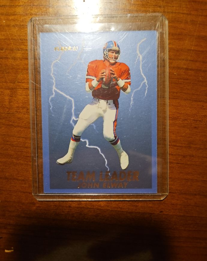 1993 Fleer Team Leader #4 John Elway — front