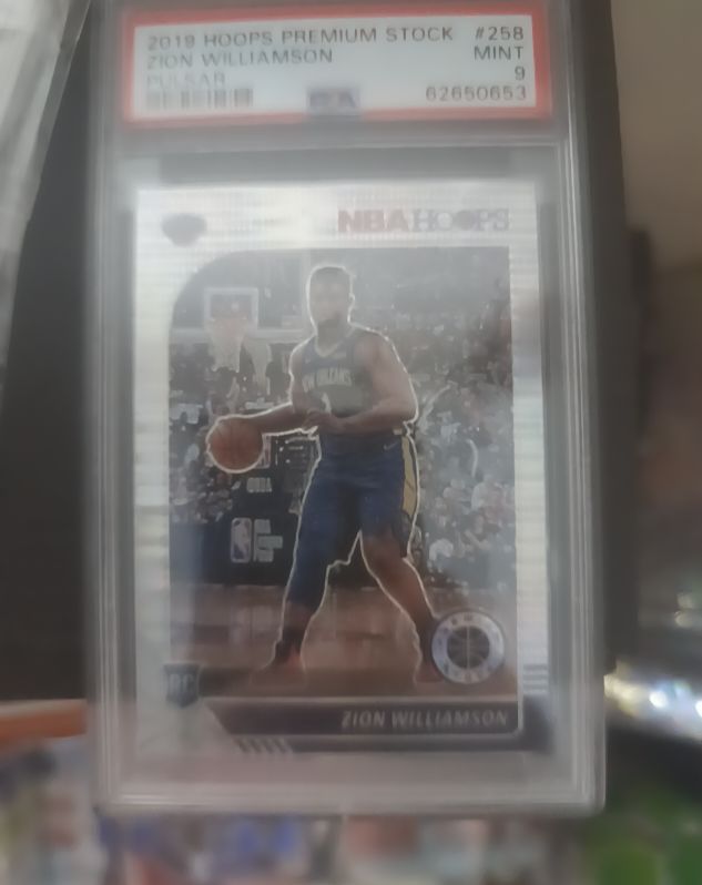 2019 Panini Hoops Premium Stock #258 Zion Williamson — front