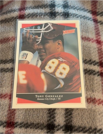1999 Upper Deck Victory #88 Tony Gonzalez — front
