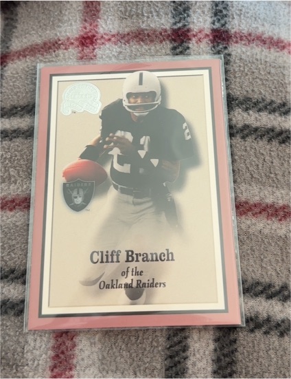 2000 Fleer Greats of the Game #17 Cliff Branch — front