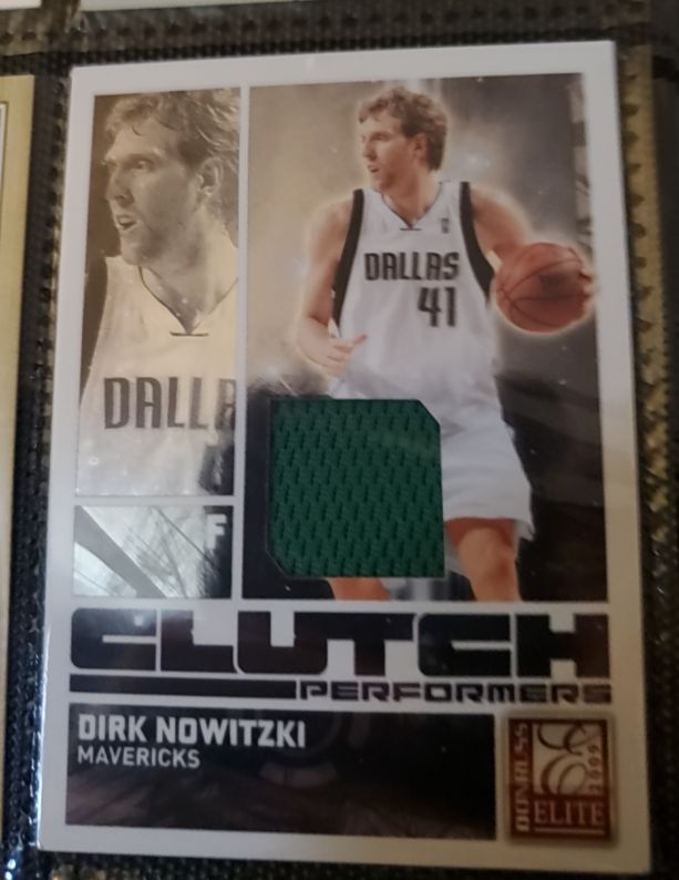 2009-10 Donruss Elite Clutch Performers #19 Dirk Nowitzki — front