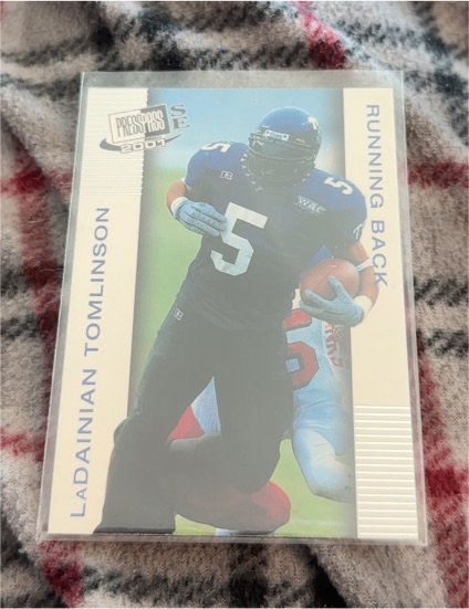 2001 Press Pass SE #11 LaDainian Tomlinson — front