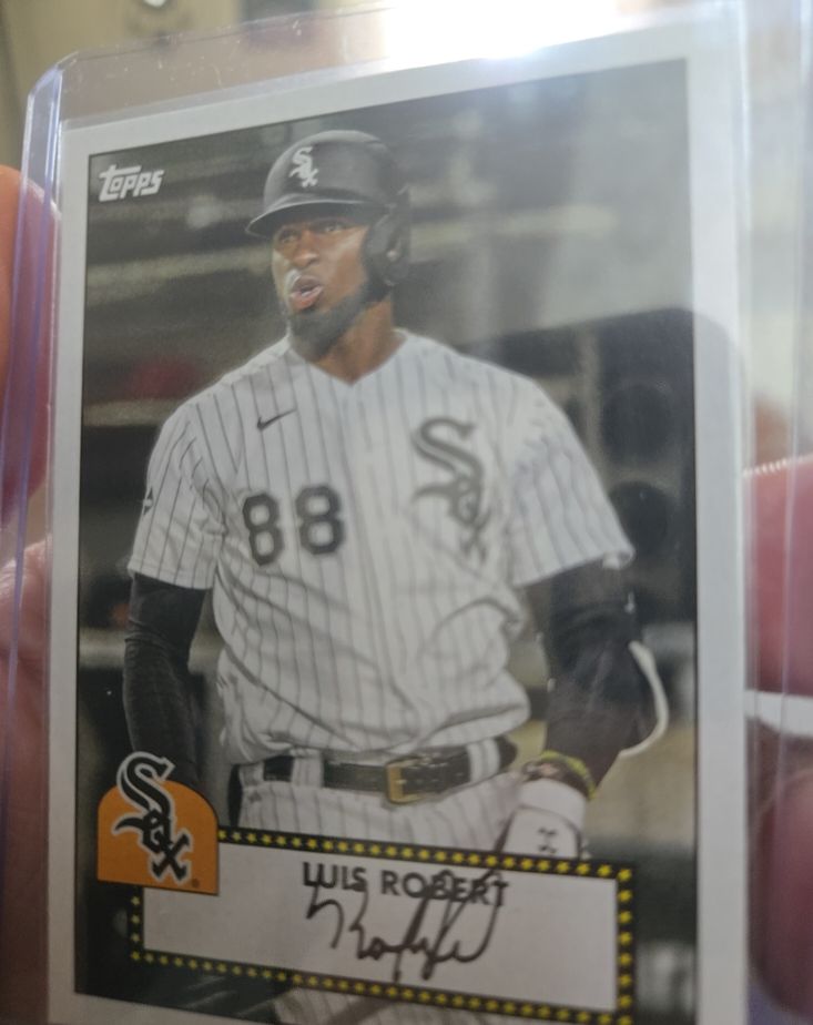2021 Topps 1952 Topps Redux #T52-19 Luis Robert — front