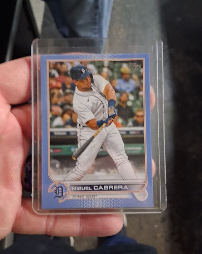 2022 Topps Series 1 #194 Miguel Cabrera — front