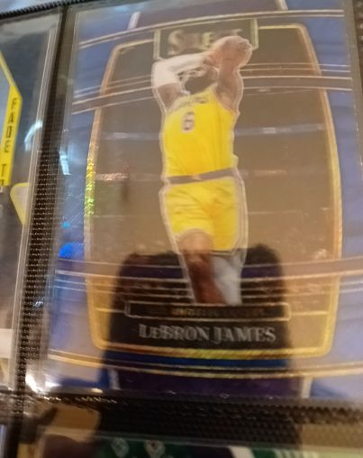 2021-22 Panini Select #100 LeBron James — front